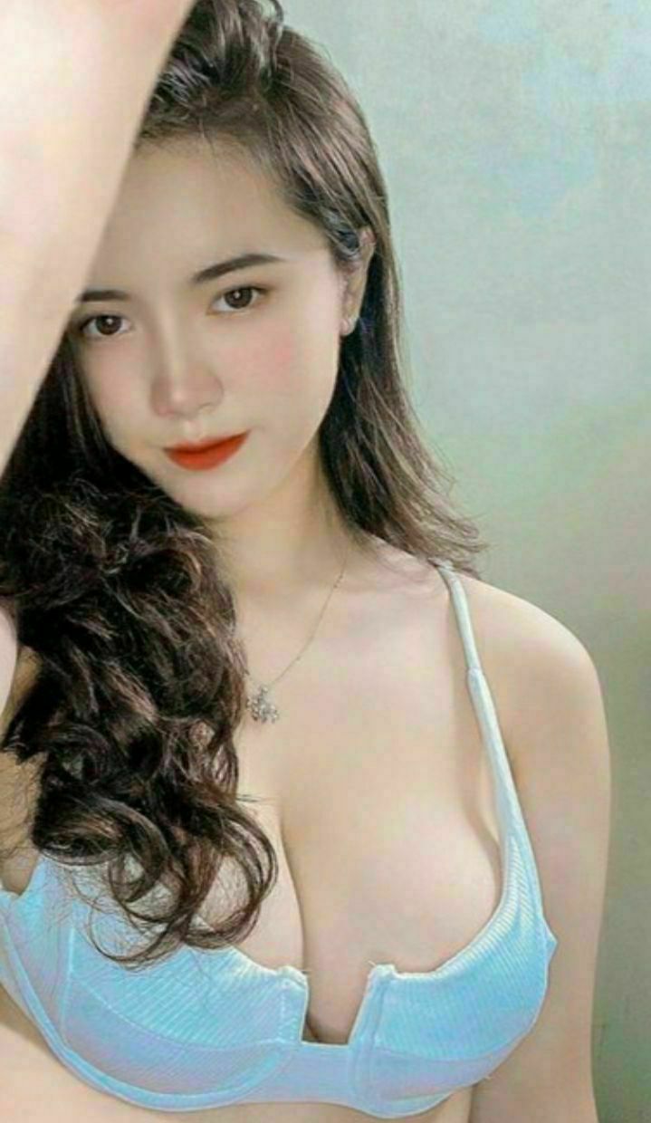 Trú mưa với người yêu của anh trai ở một túp liều tranh trên núi, cậu em rể có một đêm khó quên